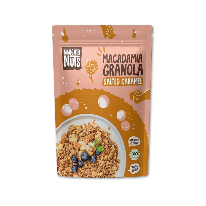 Bio Macadamia Granola Salted Caramel Verpackung mit Schale Granola und Heidelbeeren
