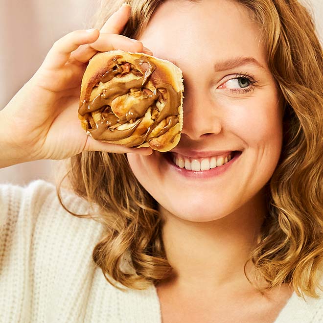 Naughty Nuts Nussbutter Bio Mandelmus Cinnamon Roll